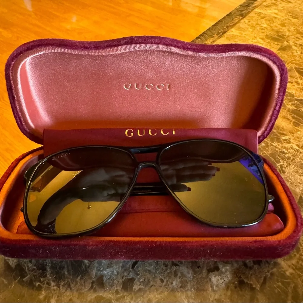 Gucci unisex sunglasses